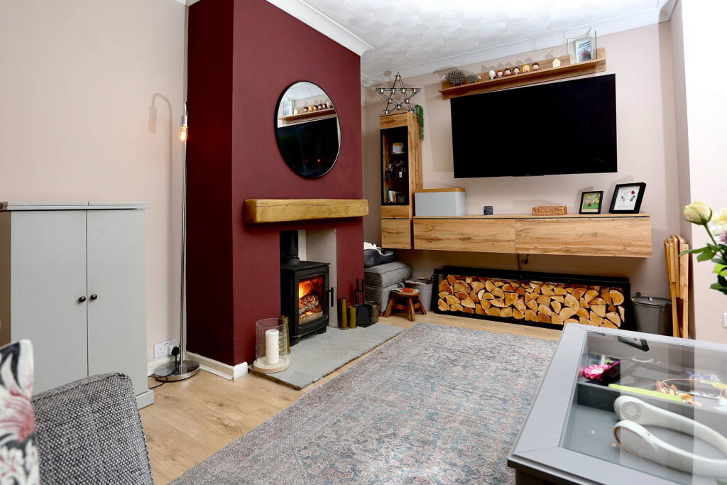 House in Newport - View 4