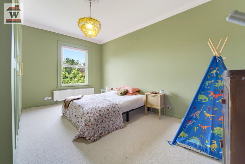 Apartment in Twickenham - More
