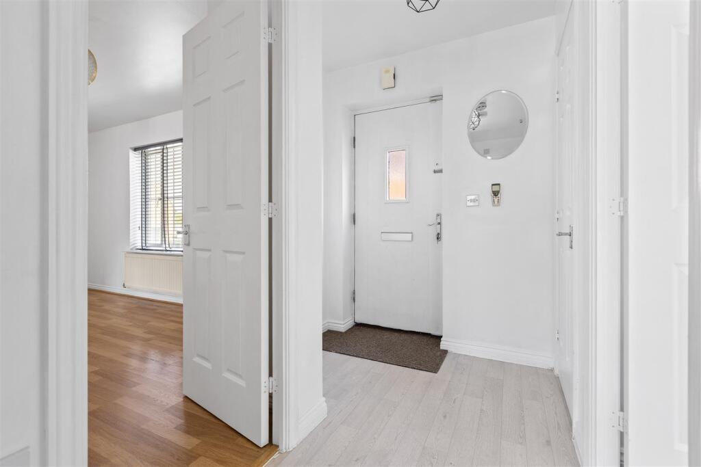 Apartment in Arlesey - More