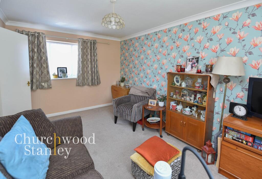 Colchester Road, Lawford, CO11 photo 4