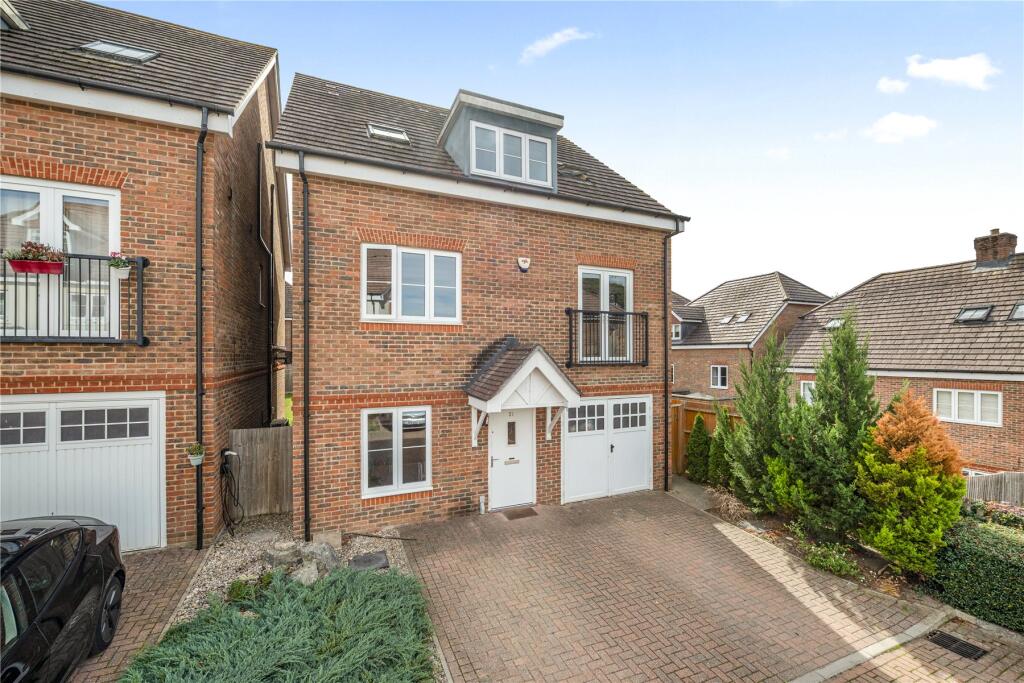 Main image of property: Brookwood Farm Drive, Knaphill, Woking, Surrey, GU21