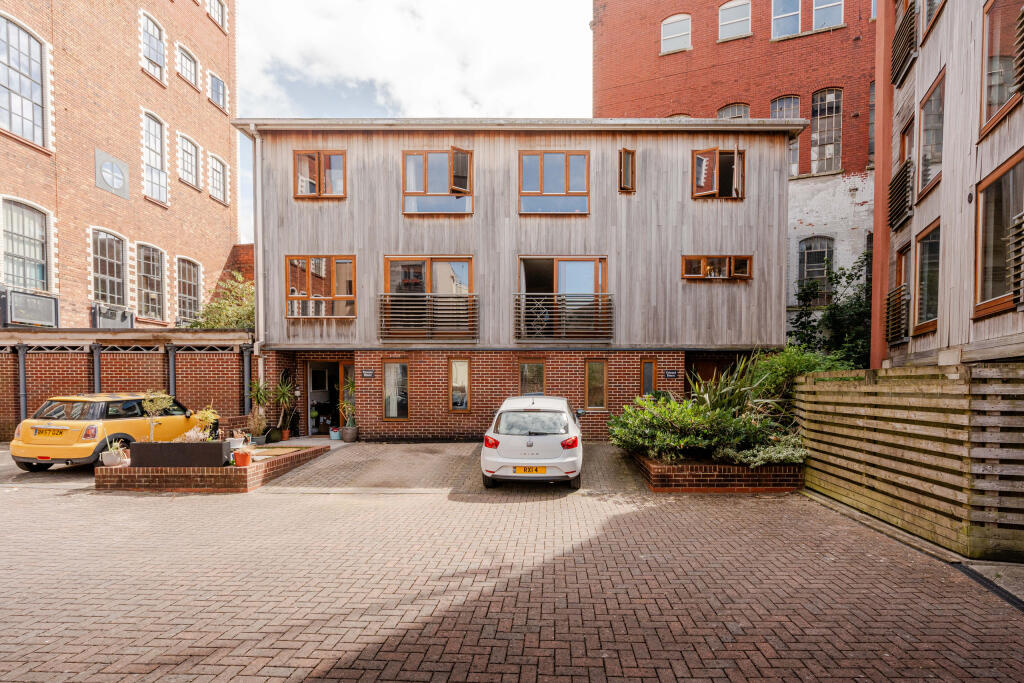 Main image of property: East Street, Bedminster, Bristol, BS3 4EQ