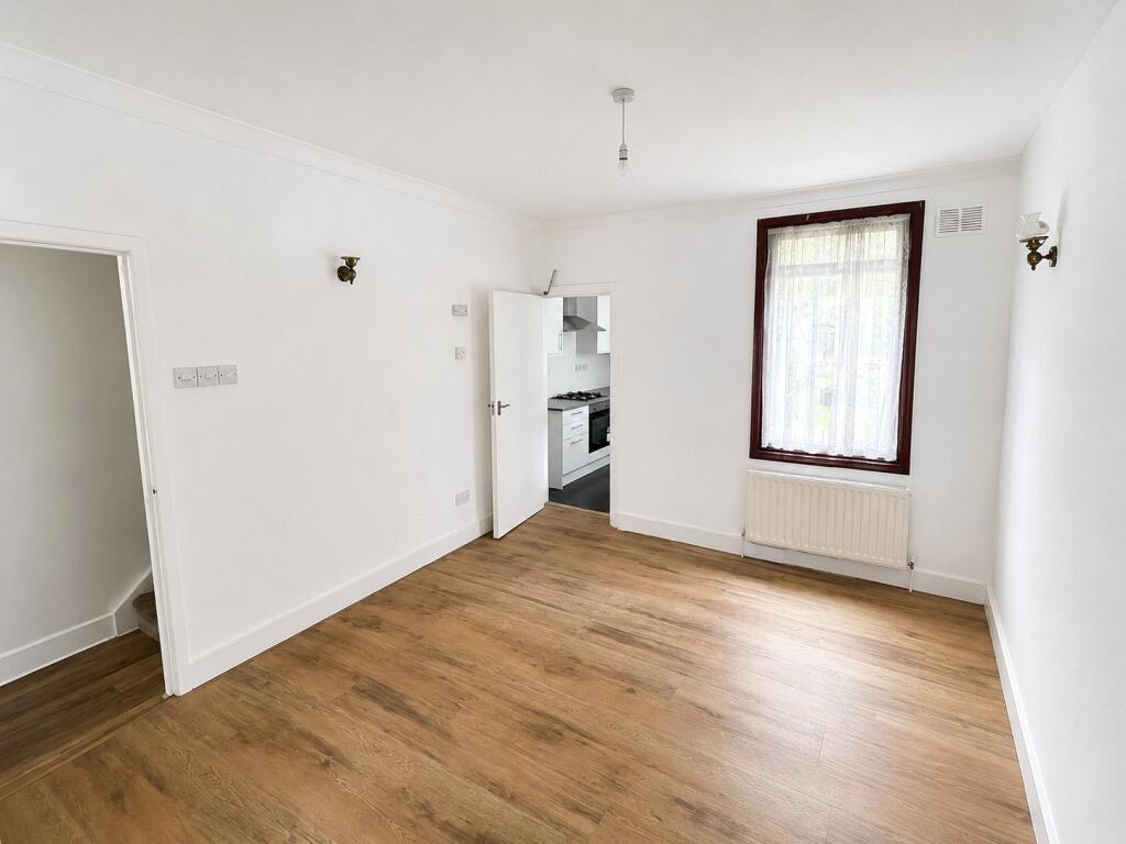 House in London - View 2