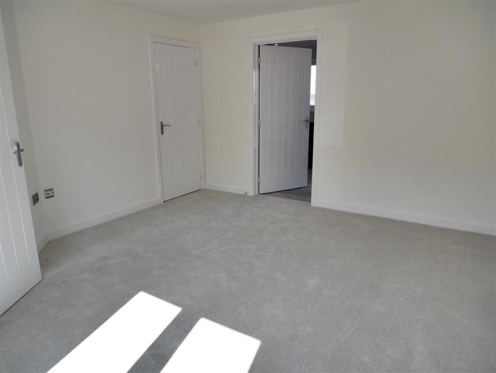 House in Swindon - View 5