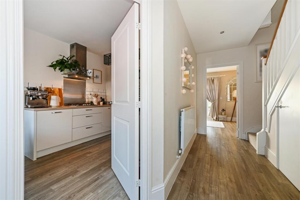Trenchard Close, Waterlooville photo 3