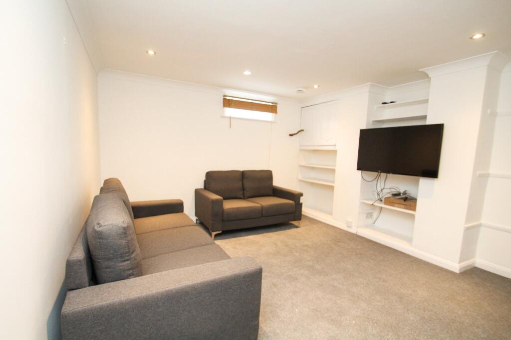 House in Leeds - View 5