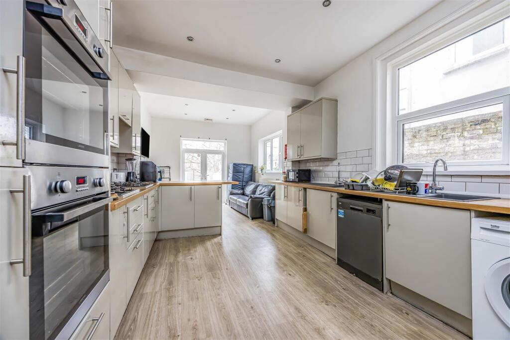 House in Portsmouth - View 4