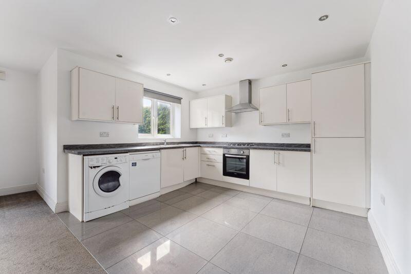 Apartment in Southall - View 2