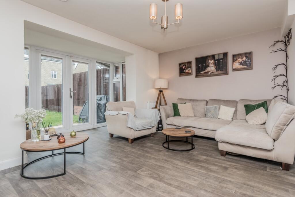 Ridge Lane, Birkenshaw, Bradford, West Yorkshire, BD11 photo 2