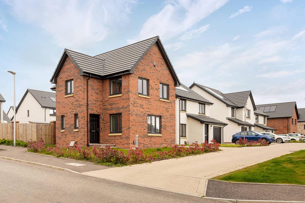 Main image of property: 39 Lawder Gardens, Glenrothes, KY7 4AN