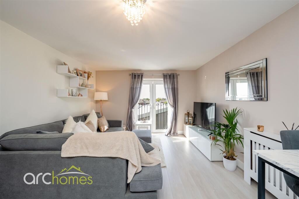 Apartment in Wigan, Lilford - View 4