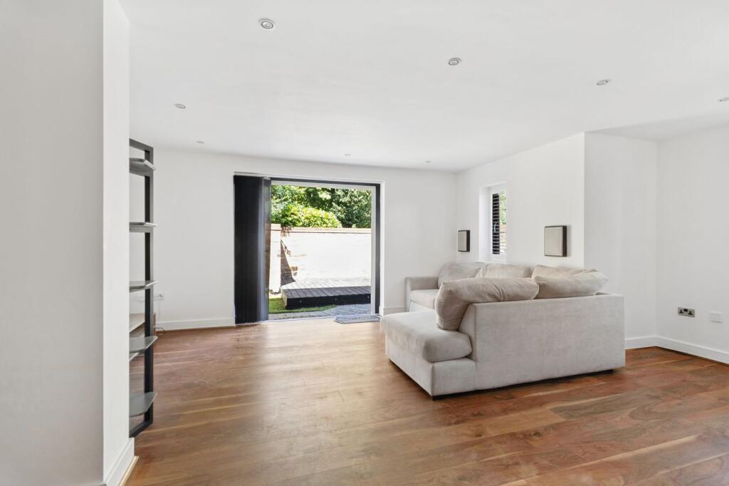 House in Southall - View 3