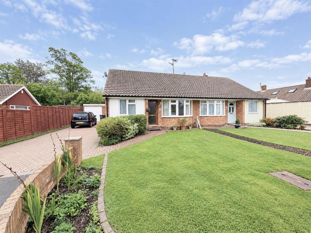 2-bed semi-detached on Sandbanks Grove, Hailsham, £289,950