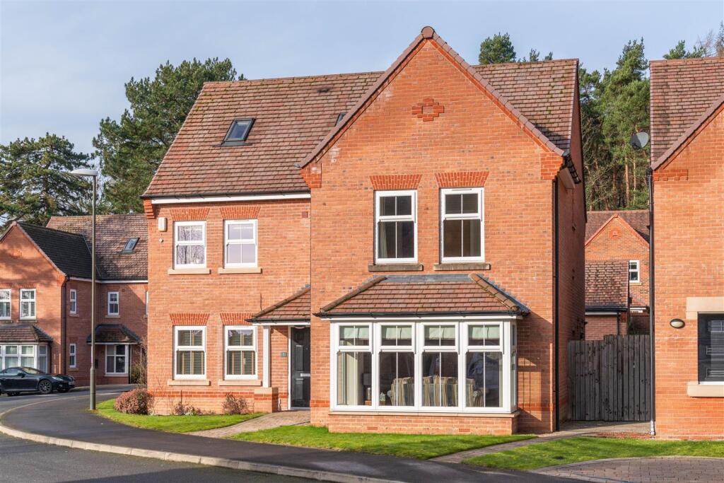 Main image of property: Treeneuk Gardens, Ashgate, Chesterfield, S40