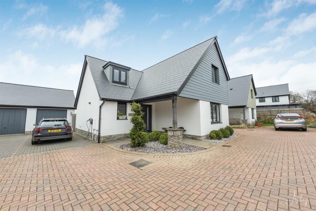 Main image of property: Summerland Lane, Newton, Swansea