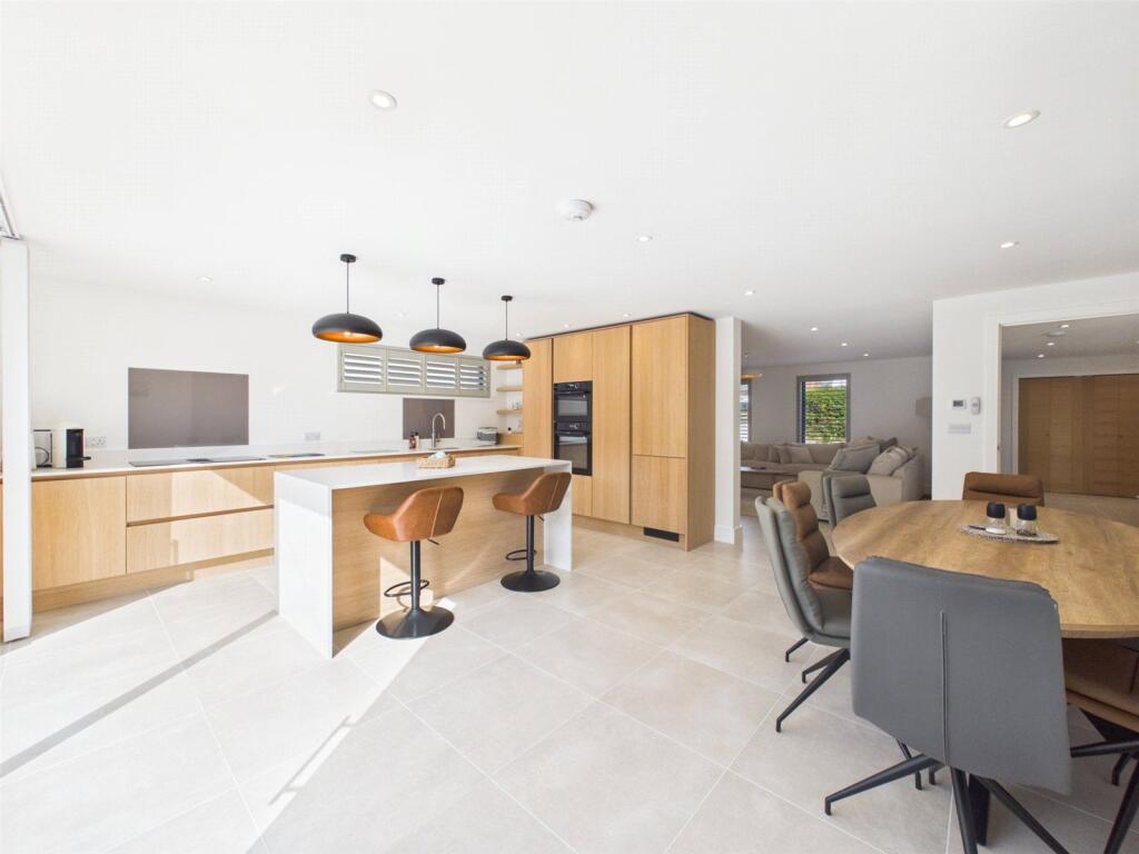 House in Exeter - View 4