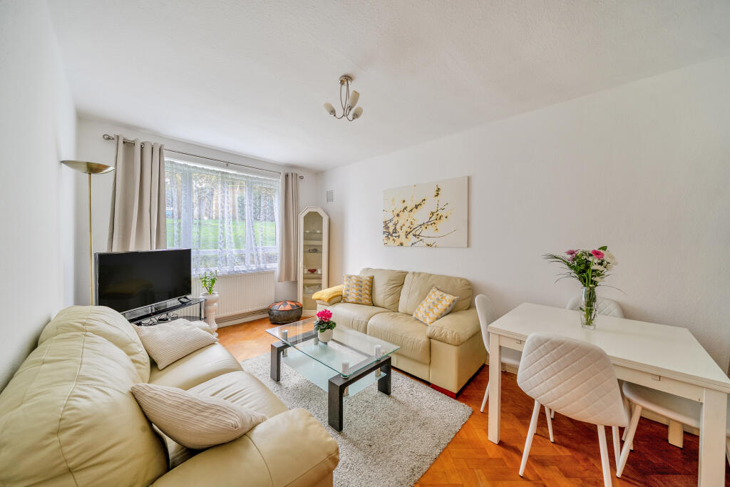 Main image of property: Crescent Road, London, N8