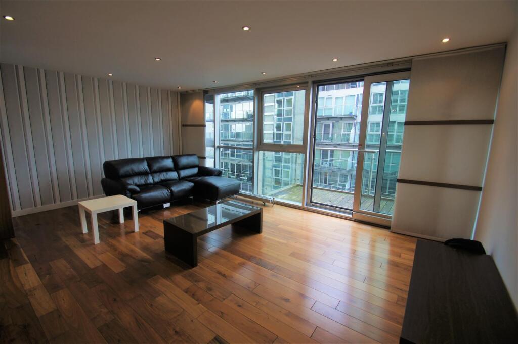 Apartment in Manchester, City Centre - View 4