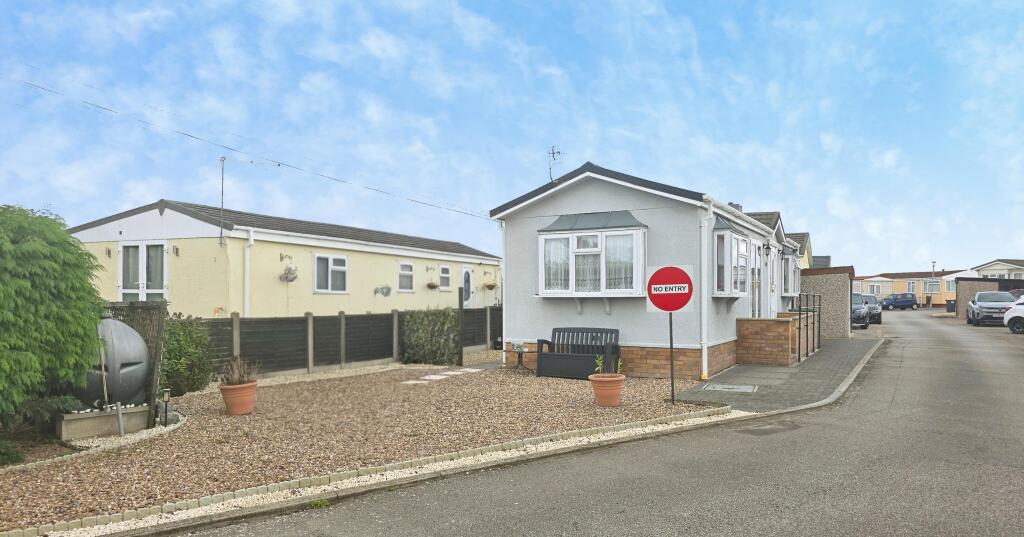 House in Lincoln - View 4
