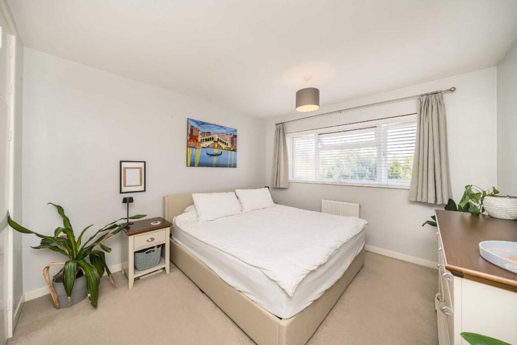 Apartment in London - View 5