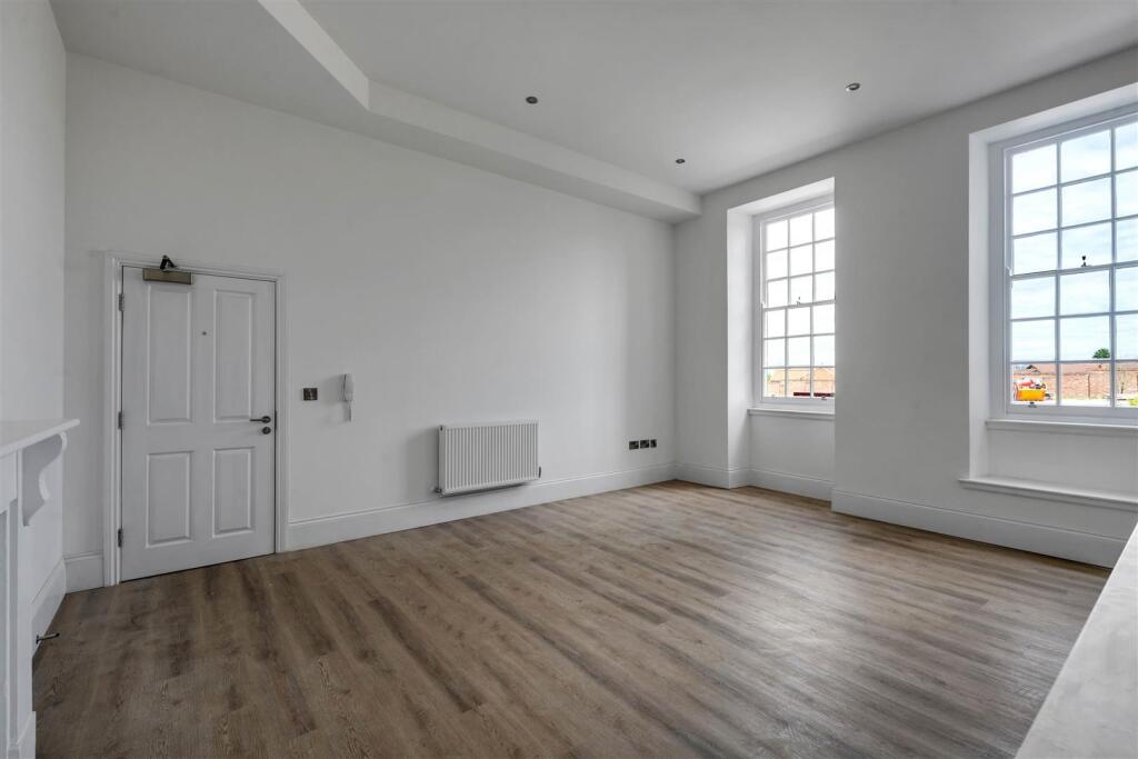 Main Street, Ollerton - View 6