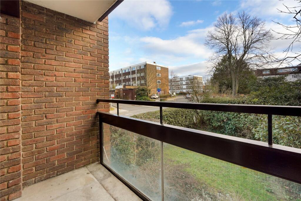 Apartment in Kingston upon Thames - View 5