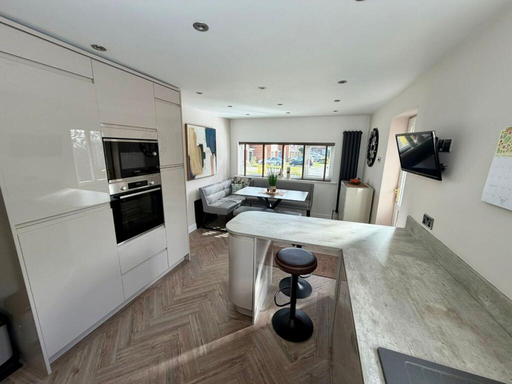 Saffron Close, Padgate, Warrington photo 4