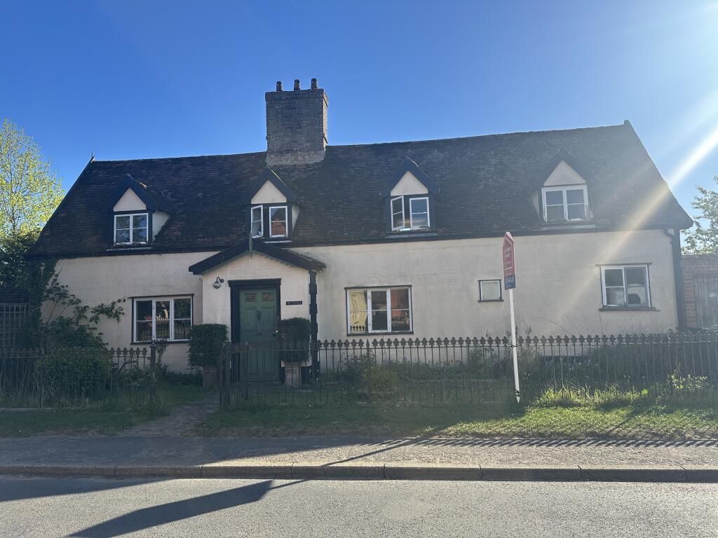 3-bed detached on The Cottage, Nethergate Street, Hopton, Diss, Norfolk IP22 2QZ, £180,000