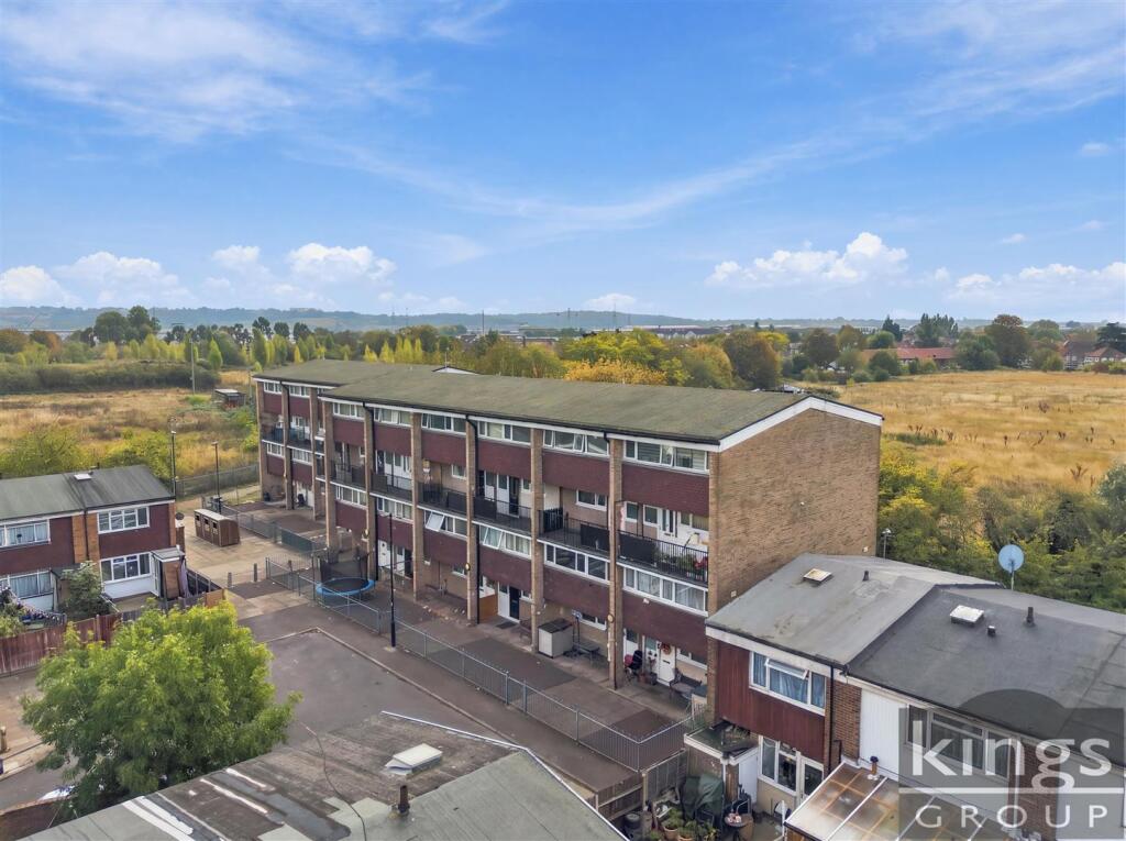 3-bed flat on Bowood Road, Enfield, £310,000