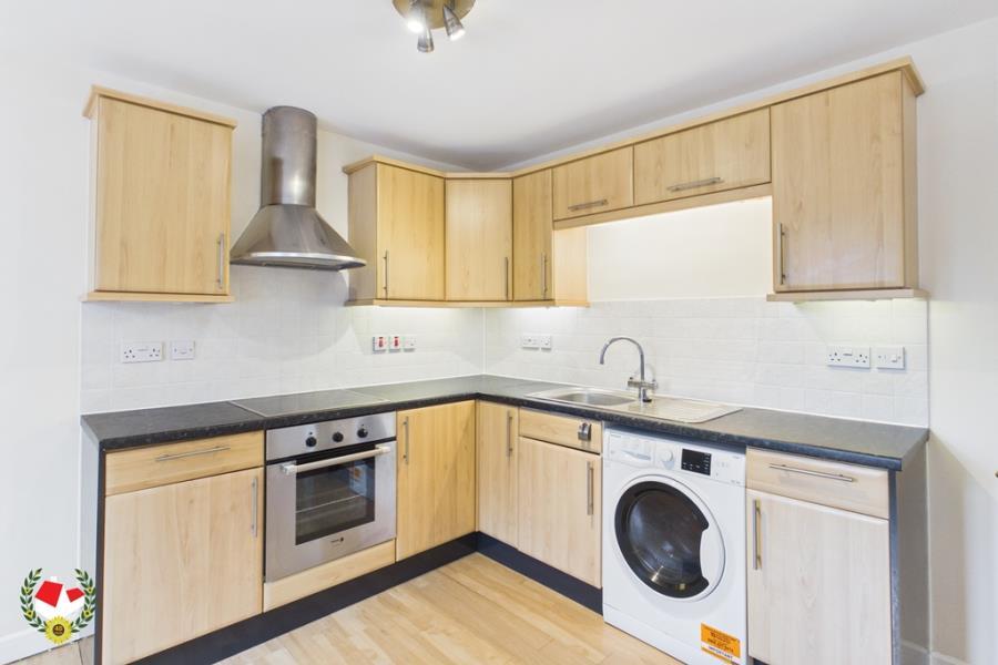 Apartment in Gloucester - View 2