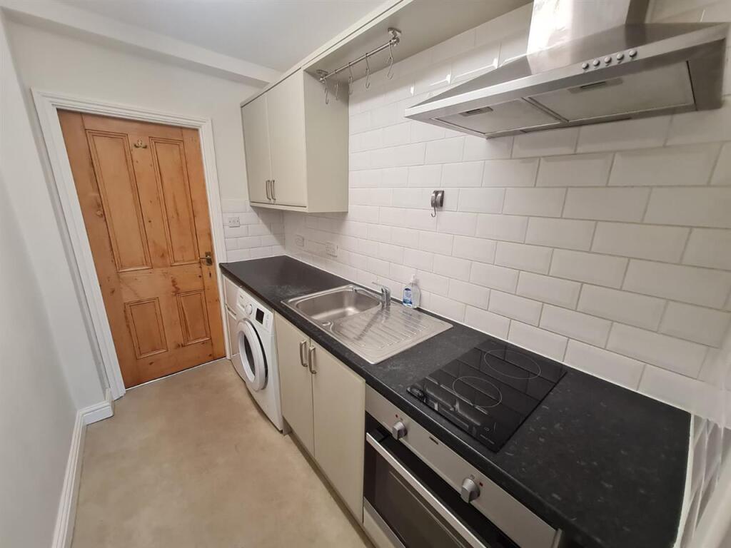 Apartment in Southampton - View 4