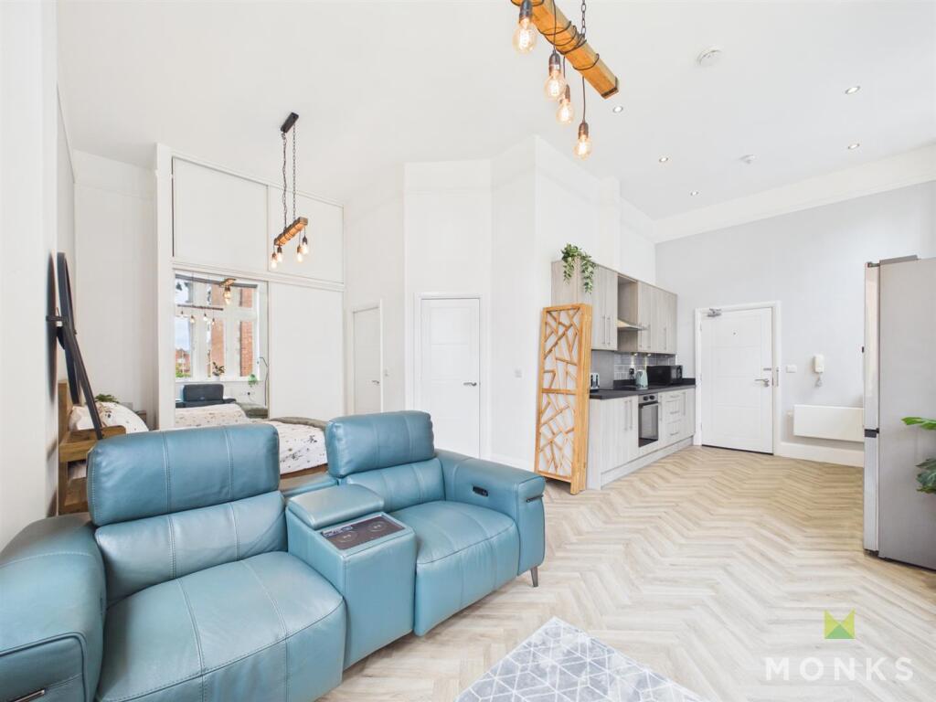 Apartment in Shrewsbury - More