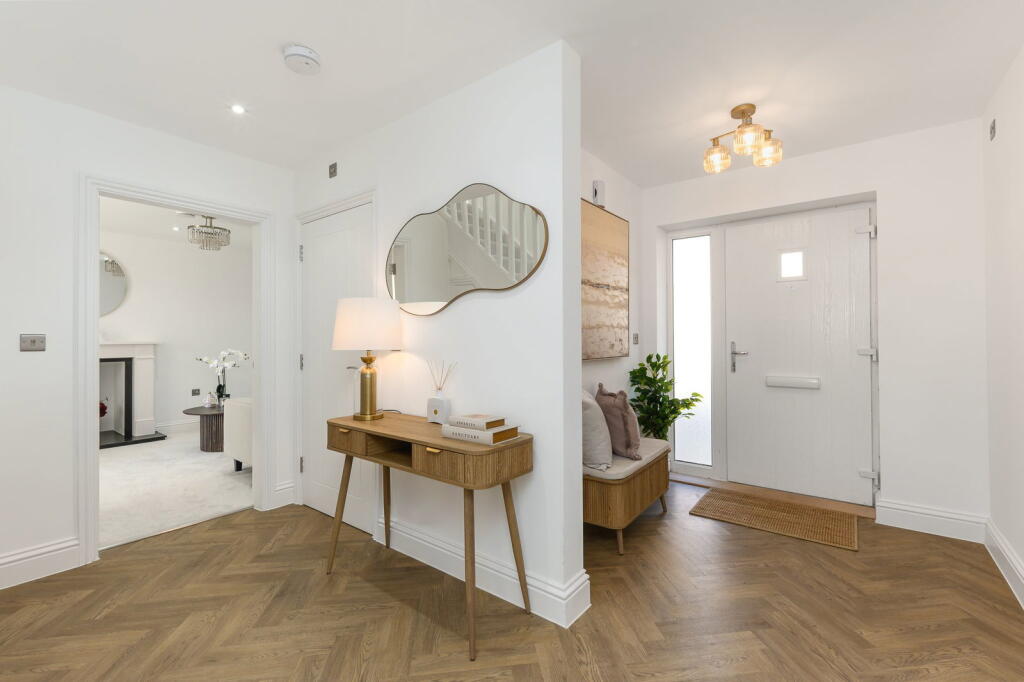 House in Dover, Lower Eythorne, Eythorne - More
