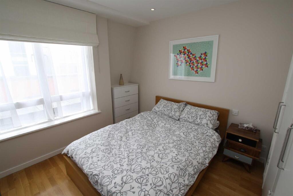Apartment in Manchester, Gay Village, City Centre - View 4
