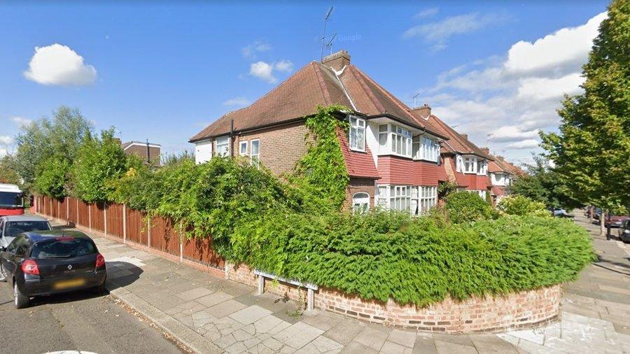 House in London - View 2