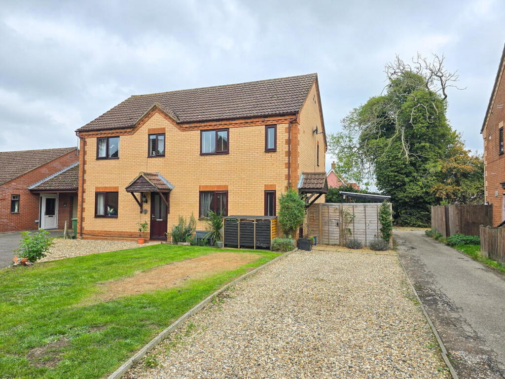 3-bed semi-detached on The Coppice, Attleborough, NR17 2PY, £250,000
