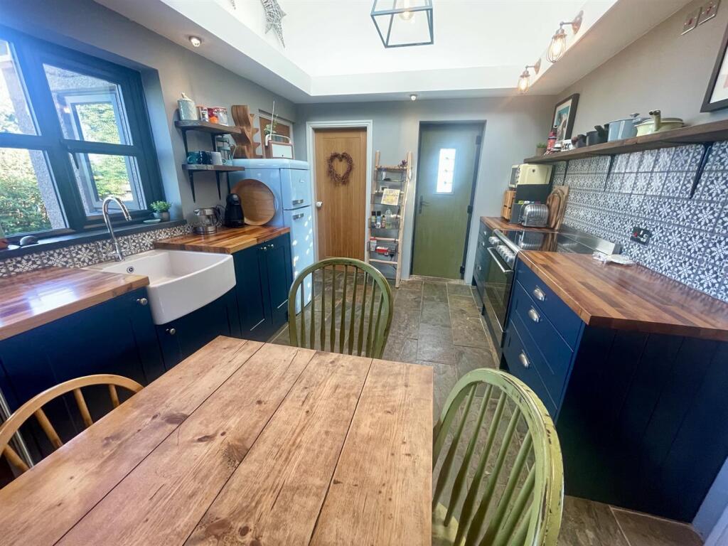 House in Brynrefail, Penrhoslligwy, Moelfre - View 5