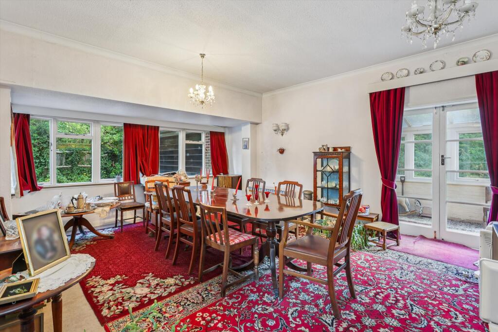 House in Kingston upon Thames - More