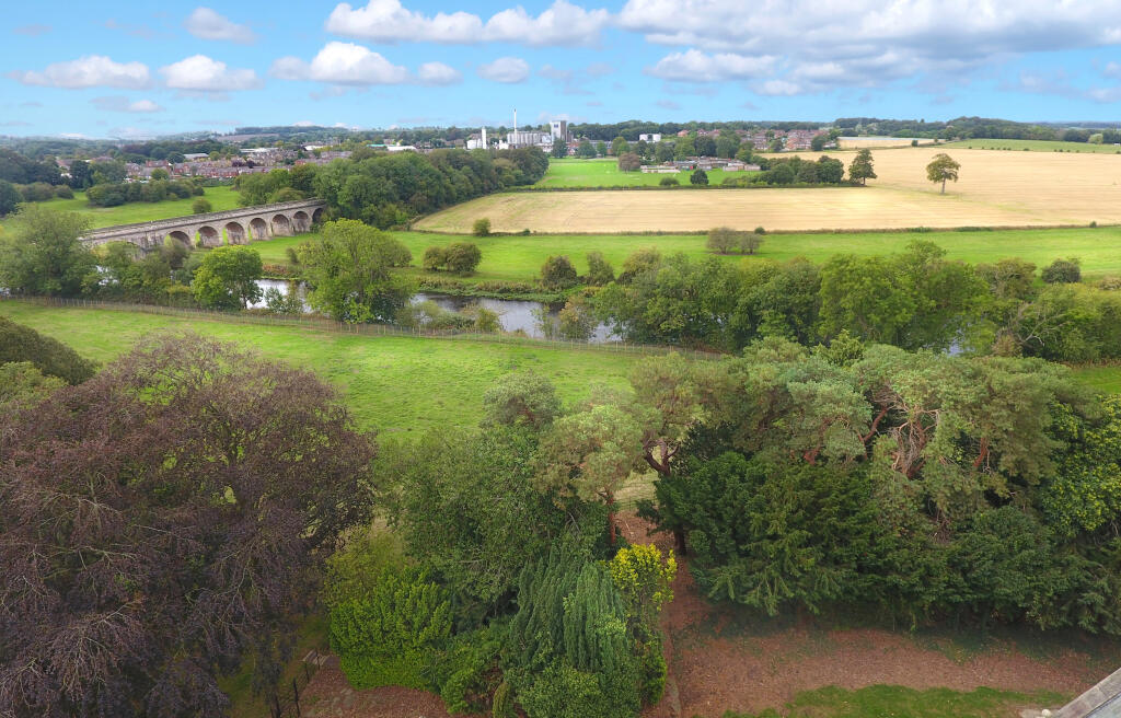 Fircroft, Wighill Lane, Tadcaster, North Yorkshire photo 4