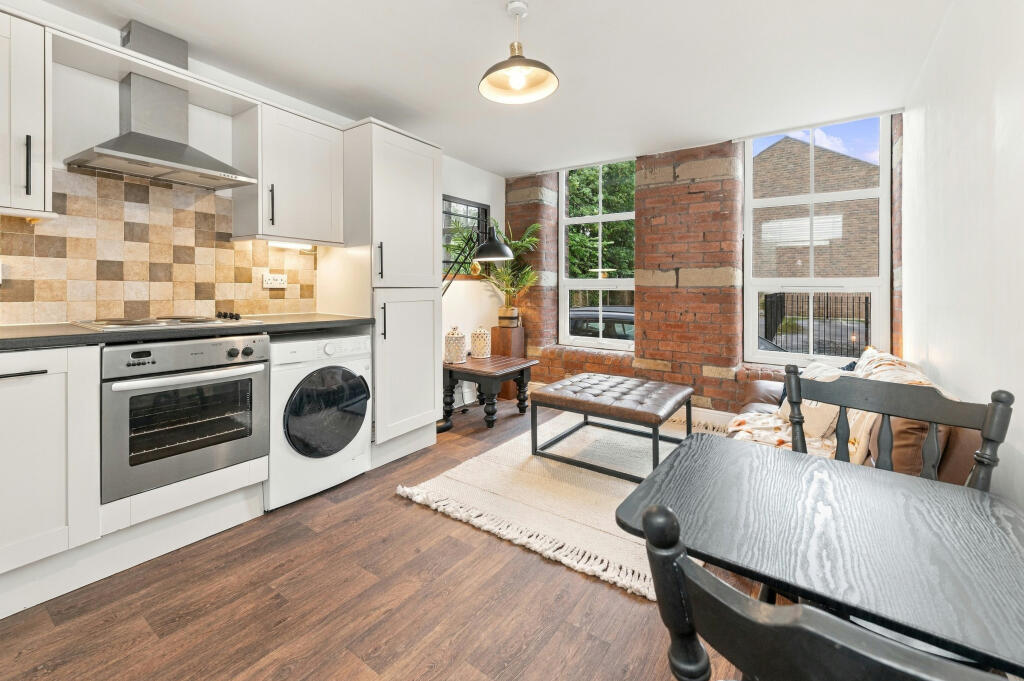 Apartment in Bradford - View 4