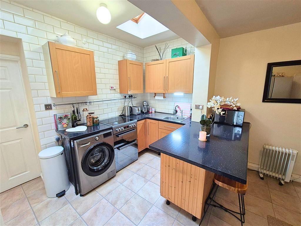 64, Bridge Street, Leominster, Herefordshire, HR6 8DZ photo 4