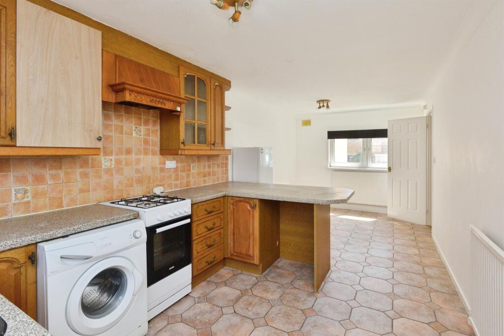 House in Milton Keynes, Wolverton and Greenleys - View 4