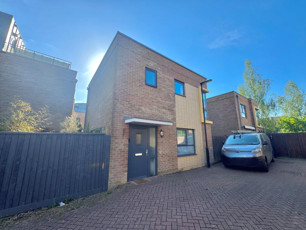 Main image of property: Lone Eagle Close, Southampton
