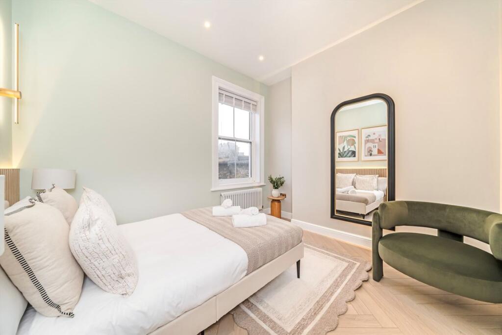 Apartment in London - View 5