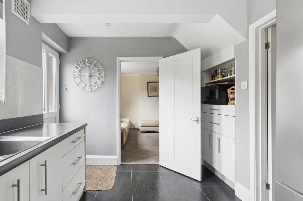 House in Hemel Hempstead - More