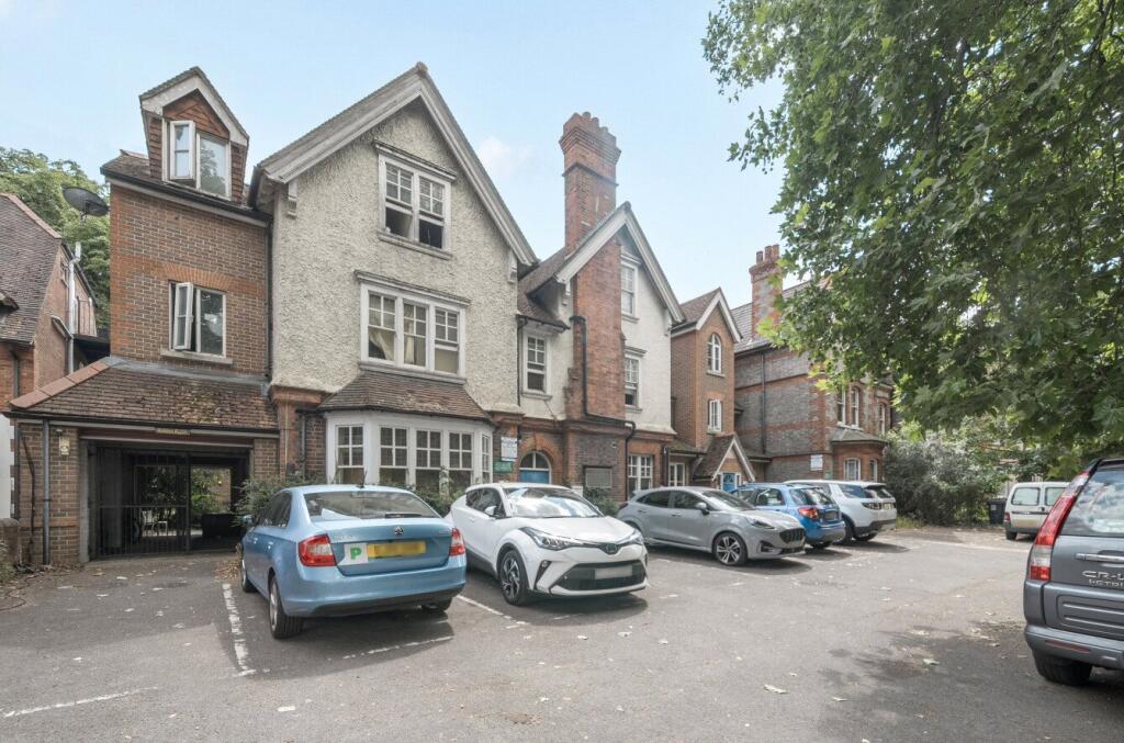 Main image of property: London Road, Reading, Berkshire