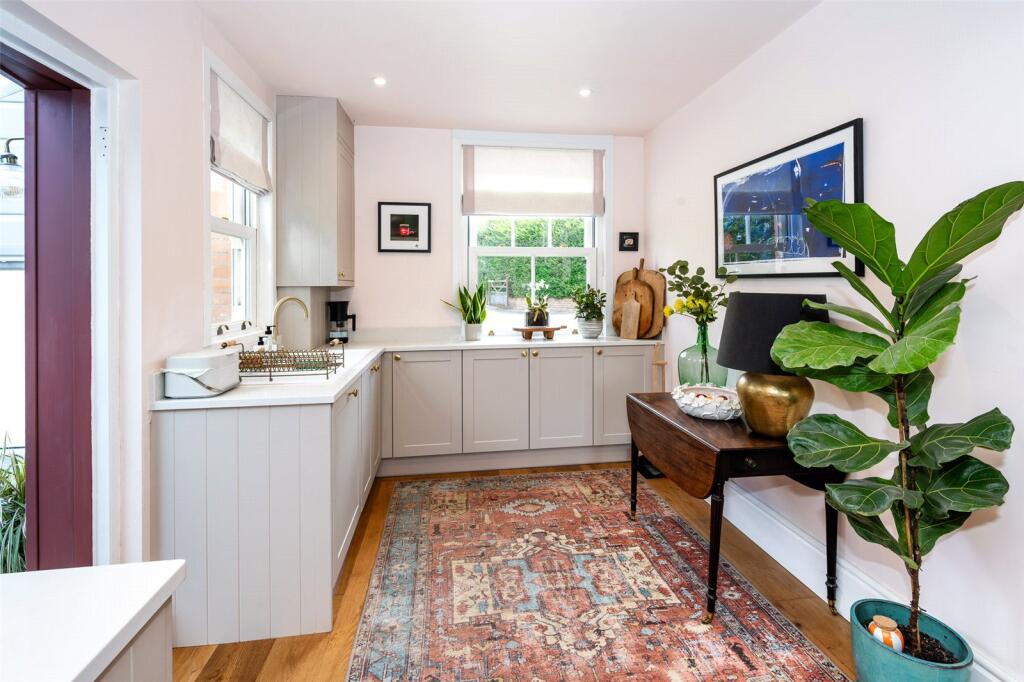 House in Dorchester - View 5