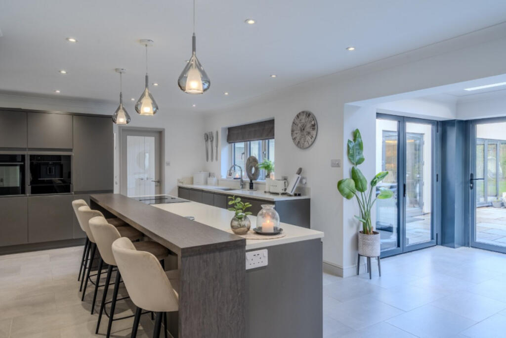 Fakenham Road, Taverham, NR8 6 photo 4