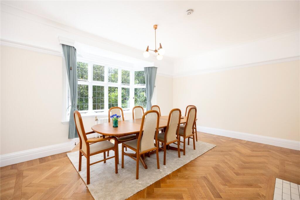 Westmead, London, SW15 photo 3
