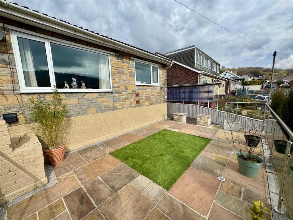 House in Llwyncelyn, Porth - View 3